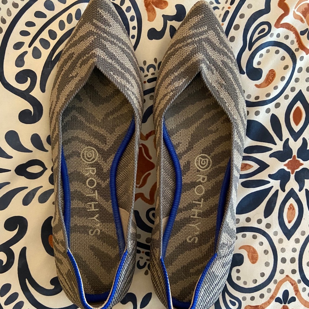 Rothy’s gray zebra flat 7.5